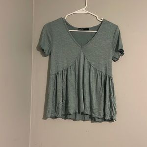 Women’s Cute Flowy Top Size Xs